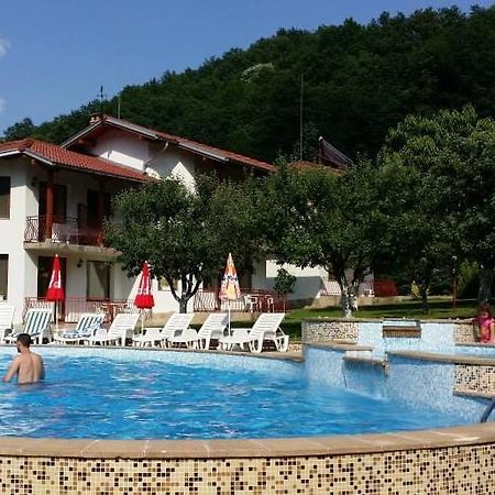 By The River Hotel Complex Balcaneţ Exterior foto