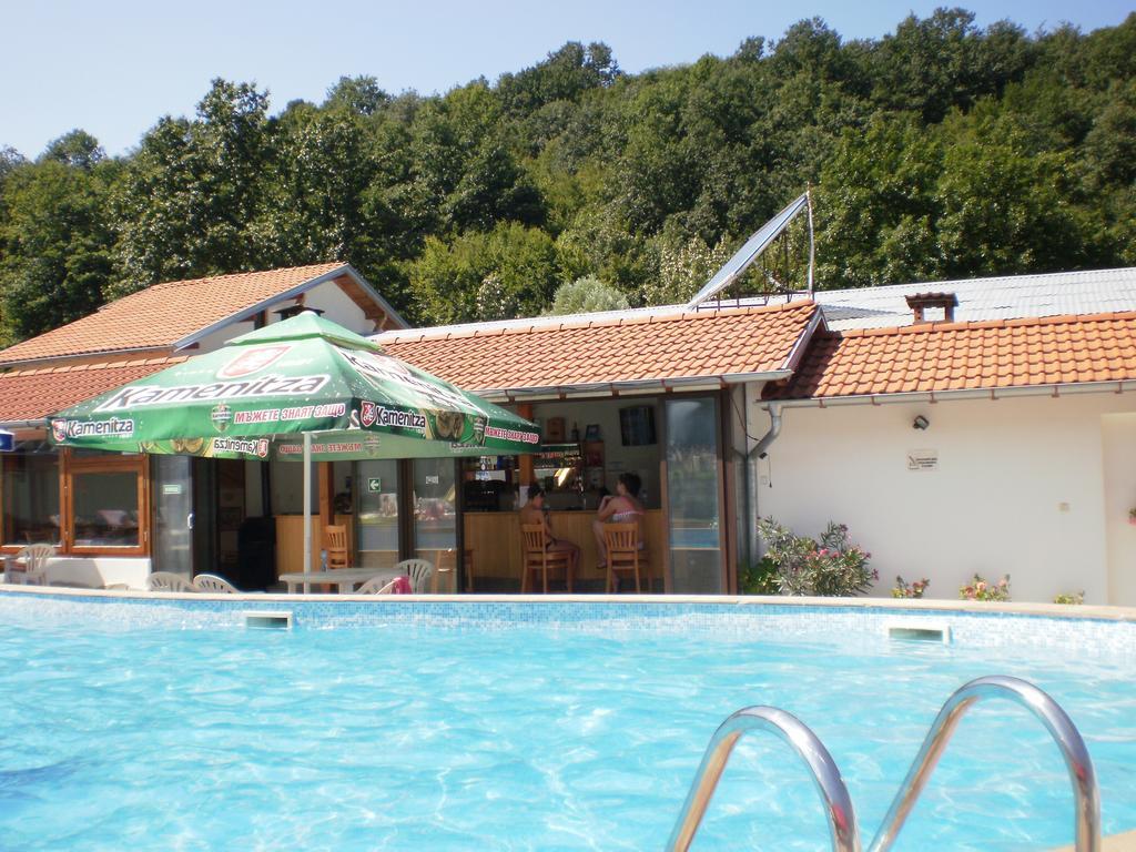 By The River Hotel Complex Balcaneţ Exterior foto