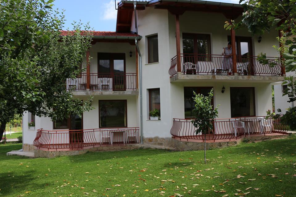 By The River Hotel Complex Balcaneţ Exterior foto