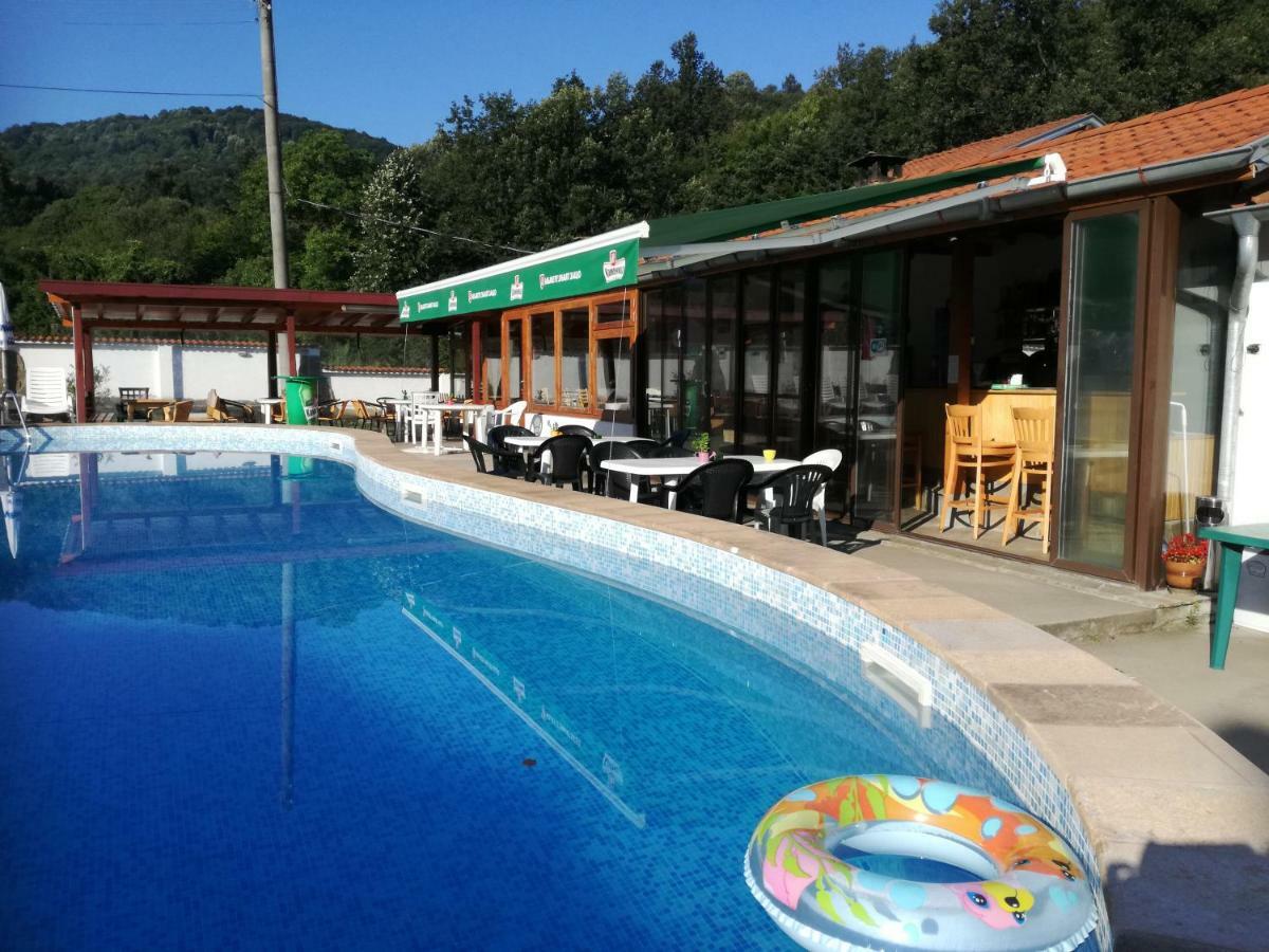 By The River Hotel Complex Balcaneţ Exterior foto