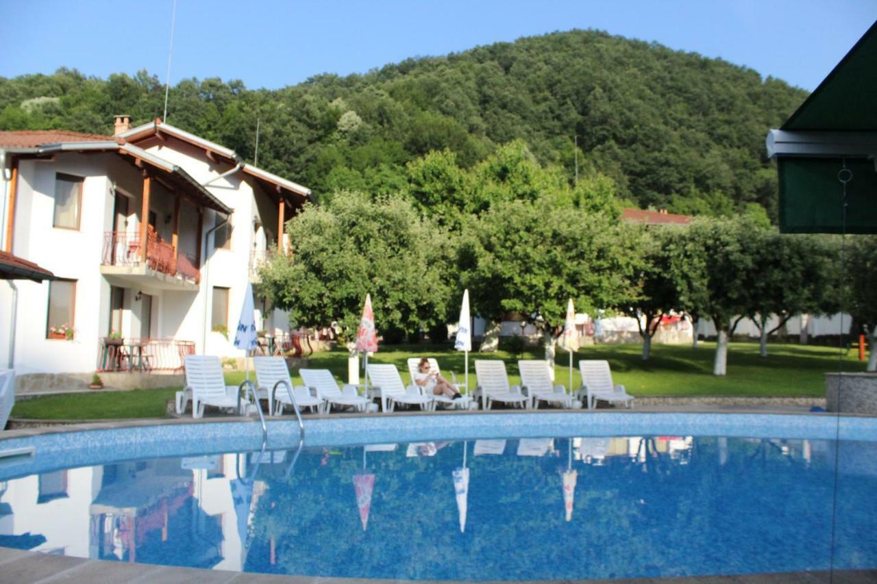 By The River Hotel Complex Balcaneţ Exterior foto