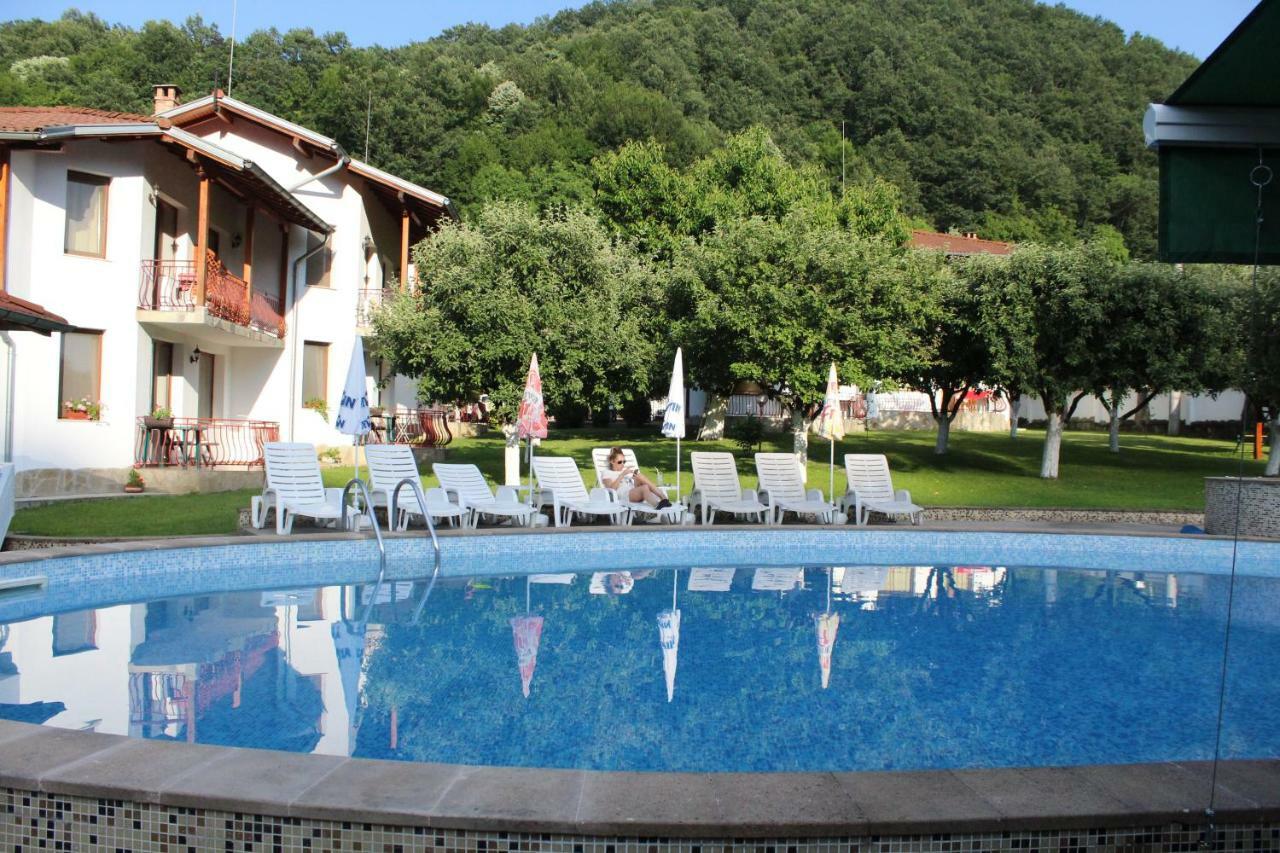 By The River Hotel Complex Balcaneţ Exterior foto